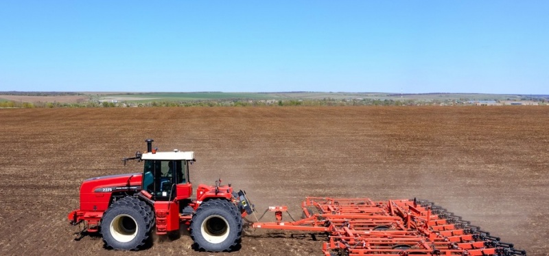 Красноярским аграриям предлагают скидку на новые тракторы