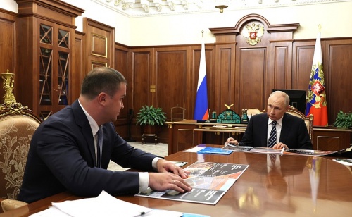 Глава Омской области рассказал Путину о тепличном проекте