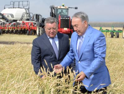 Нурсултан Назарбаев посетил хозяйство в Акмолинской области